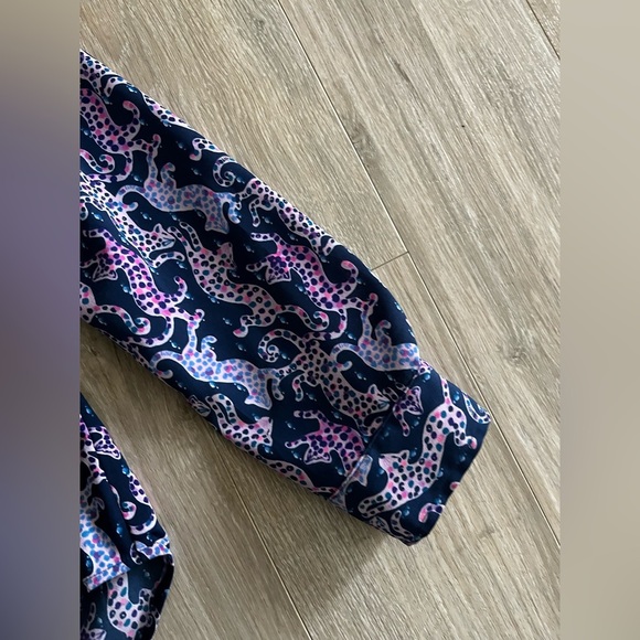 Lilly Pulitzer Womens Sea View Button Down Top Oyster Bay Navy on the Catwalk XS - Picture 4 of 9